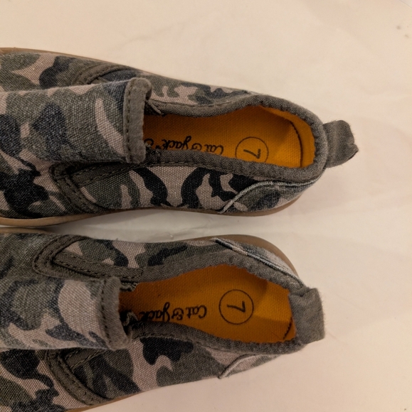 Cat & Jack Toddler Boy Green Camouflage Slip-On Sneakers in Size 7 - Picture 7 of 9